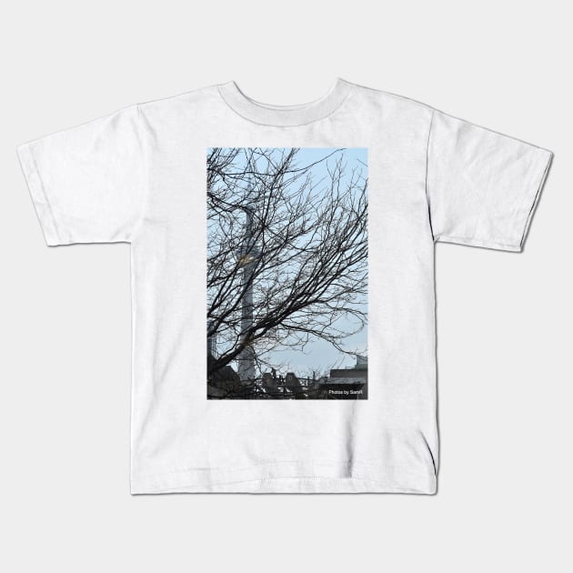 Of trees, towers and workers strong Kids T-Shirt by srosu